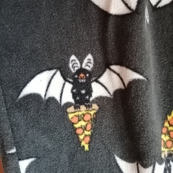Snug fit fleece pajama legging with bats and pizza - Picture 3 of 5